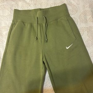 nike wide leg sweatpants
